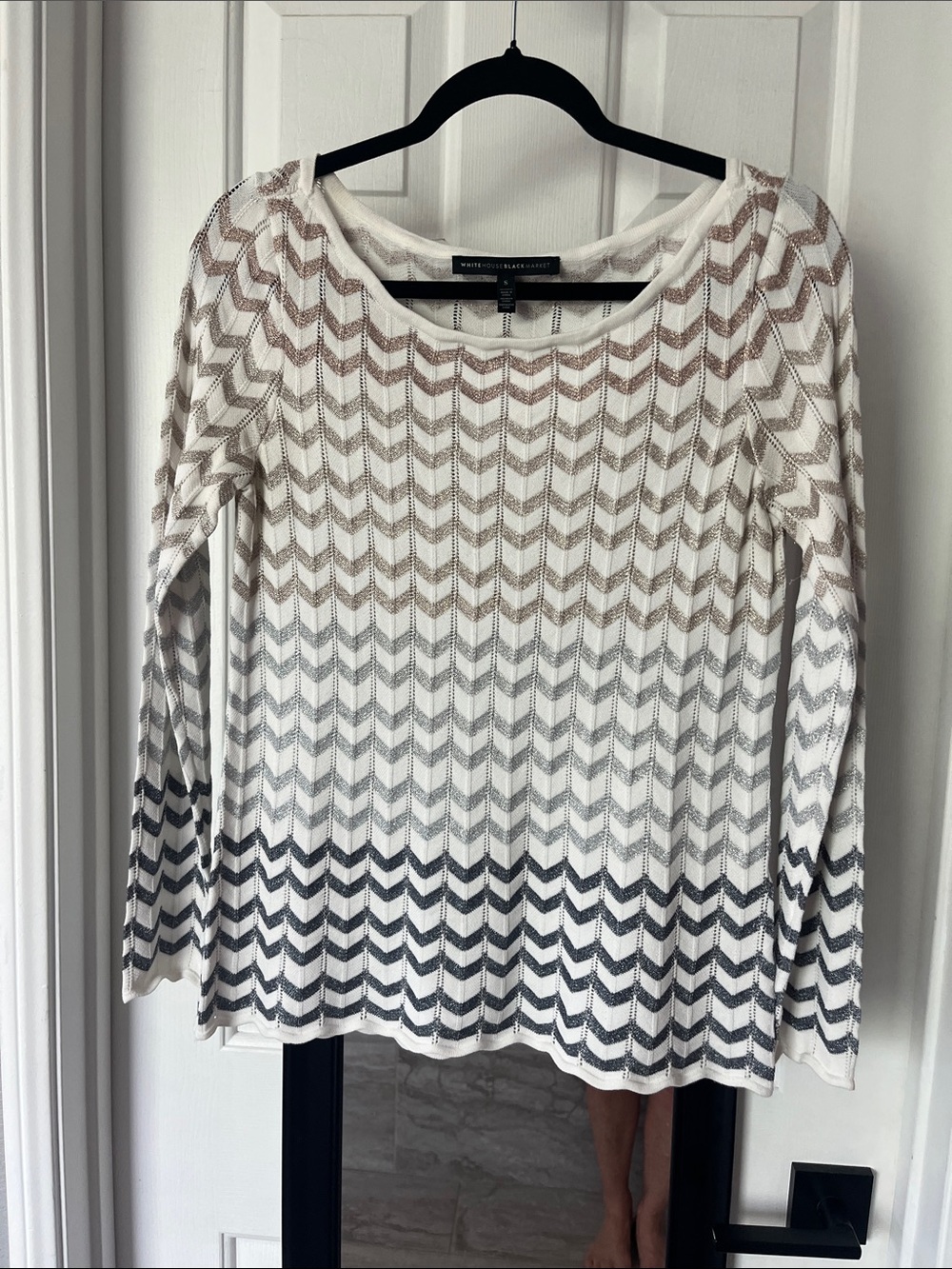 White House Black Market Lightweight Chevron Knit Long-Sleeve Top - White & Gray